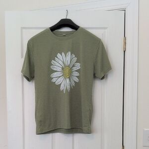 Olive Green Daisy Print Short Sleeve Tee